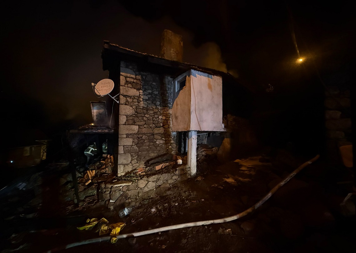 Balıkesir’de Bir Kişi Yangın Çıkan Evinde Ölü Bulundu