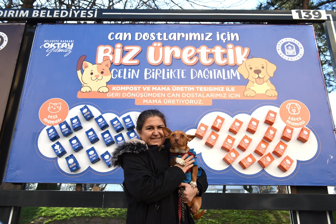 Bursa’da Atık Gıdalar Sokak Hayvanlarına Mama Oluyor