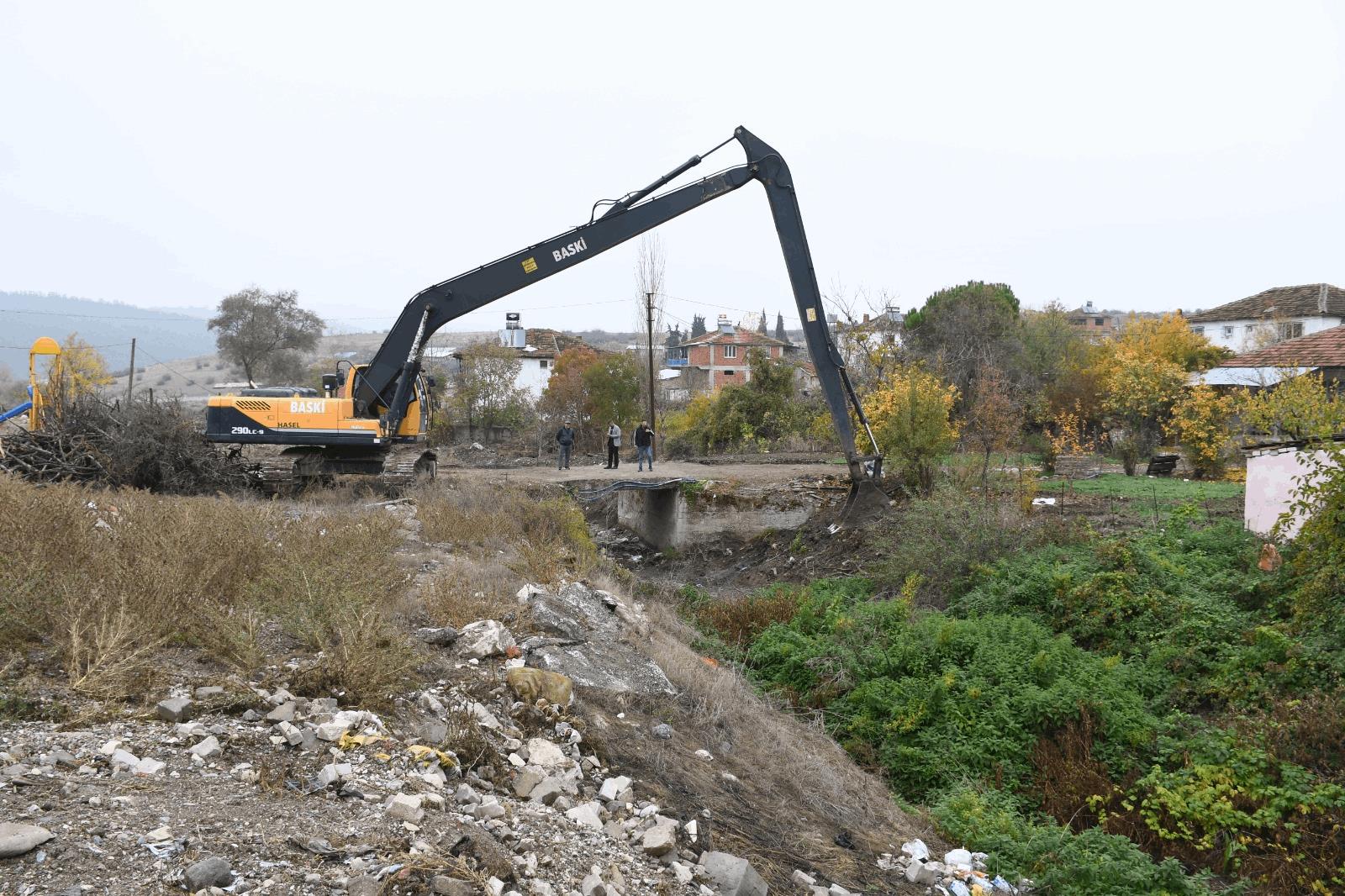 Balıkesir derelerinde ıslah çalışmaları devam ediyor