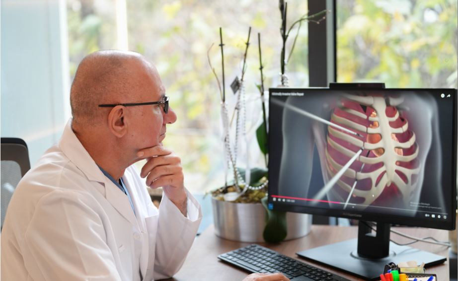 Prof. Dr. Cengiz Köksal Kalp Ameliyatlarında Yenilikçi Yaklaşımları Anlattı