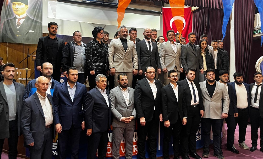 Ak Parti Bandırma İlçe Teşkilatı Gençlik Kolu’nda Yeni Başkan  Yunus Emre Doğru