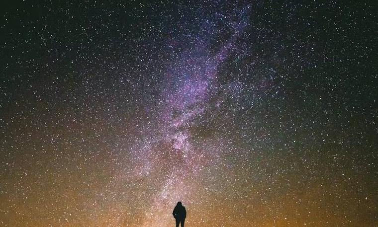 Filozof İsmail Klark ve Tanrı Uzay Mı ?