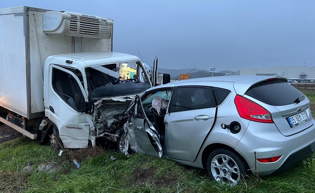 Gönen Taştepe’de Kamyonetle Çarpışan Otomobilin Sürücüsü Öldü