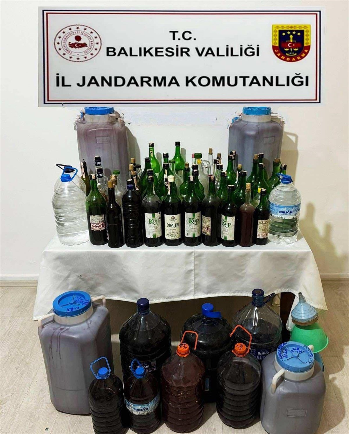 Balıkesir’de Jandarmanın Düzenlediği Operasyonlarda 19 Şüpheli Yakalandı