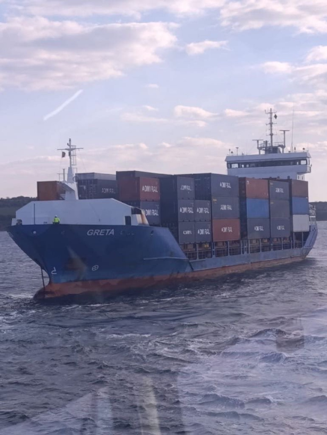 Çanakkale Boğazı’nda arızalanan gemi güvenli bölgeye demirletildi