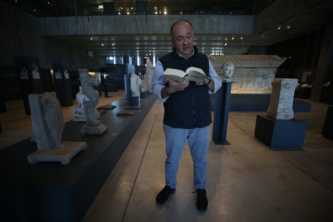 Troya Müzesi’nde Homeros’un İlyada Destanı’nı okudular