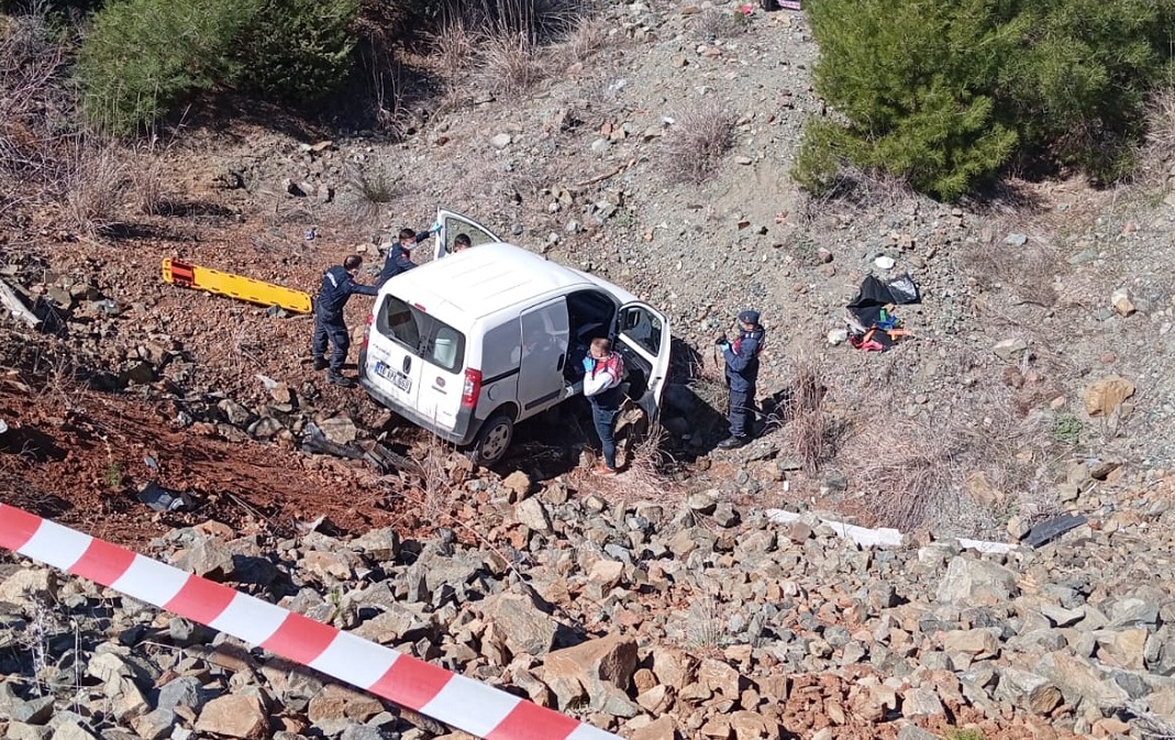 Bursa’da uçuruma yuvarlanan hafif ticari araçtaki 1 kişi öldü