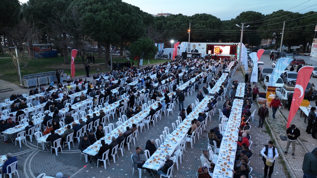 Balıkesir Büyükşehir Belediyesi Gömeç’te iftar verdi