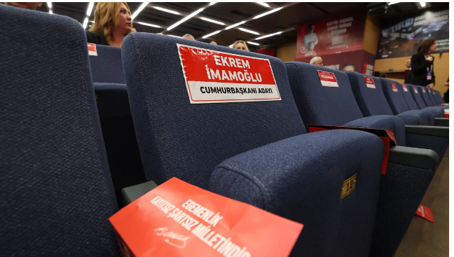 CHP 21. Olağanüstü Kurultay’da Özgür Özel Güven Tazeledi