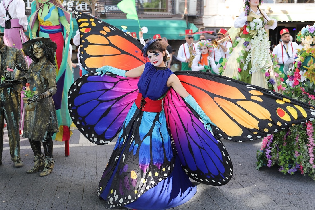 Bandırma’da Kuşcenneti Festivali Coşkusu: Büyük Kortej Yürüyüşü