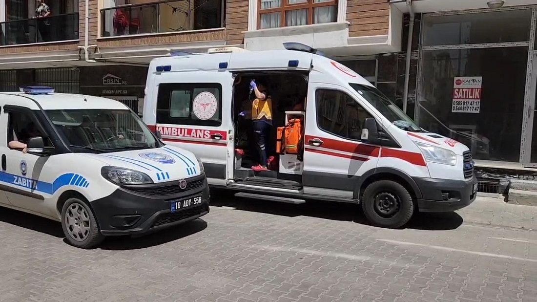 Balıkesir’de Bıçaklı Kavgada 2 Kişi Yaralandı