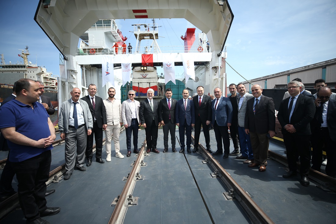 Ulaştırma ve Altyapı Bakan Yardımcısı Osman Poyraz Bandırma’ da. Tren Feri Başladı