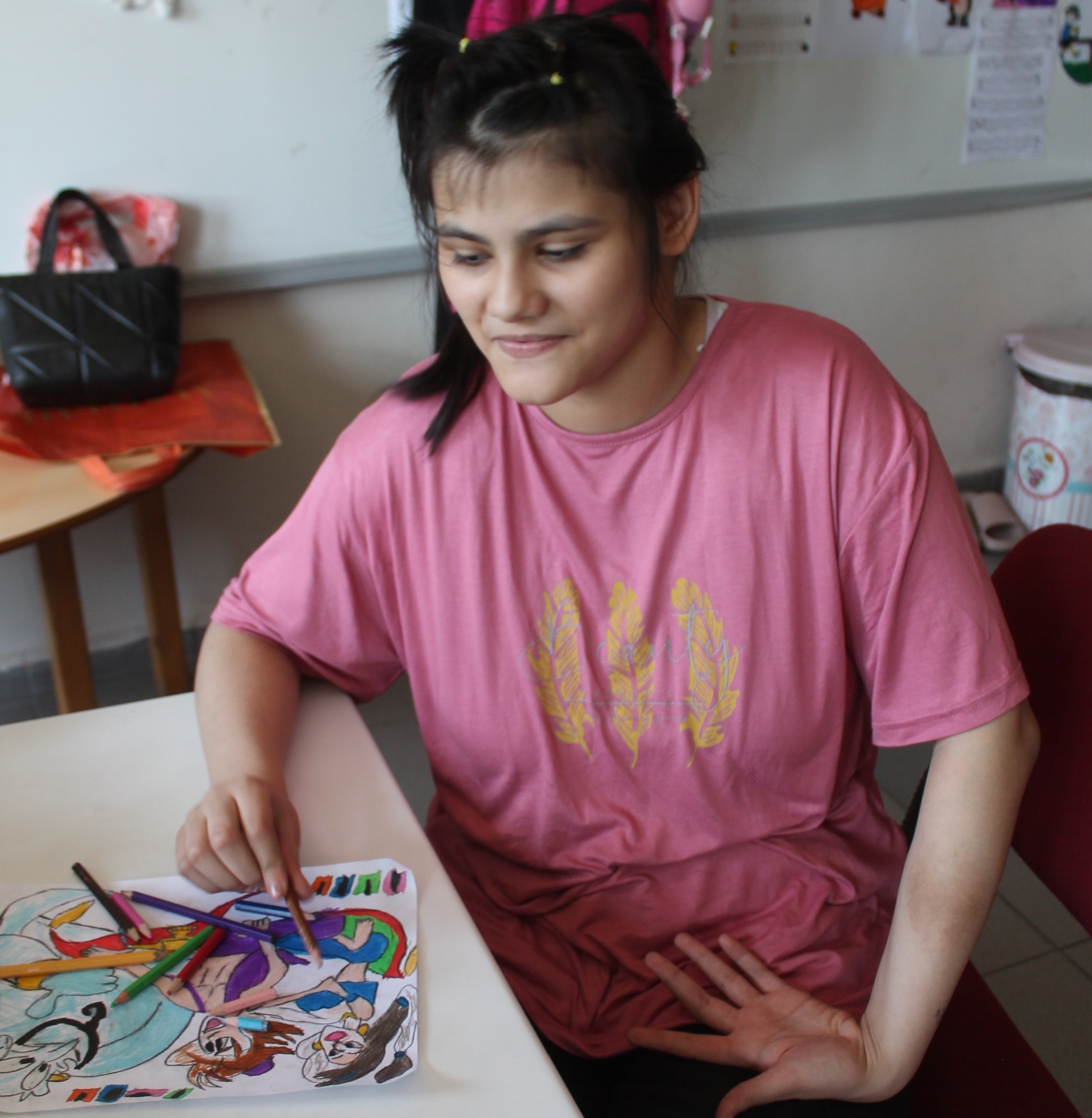 Otizmli Öğrenci Duru, Kendisini Yaptığı Resimlerle İfade Ediyor