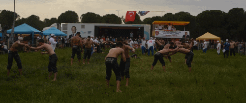 Balıkesir’de yağlı güreşlerde başpehlivan Süleyman Başar oldu