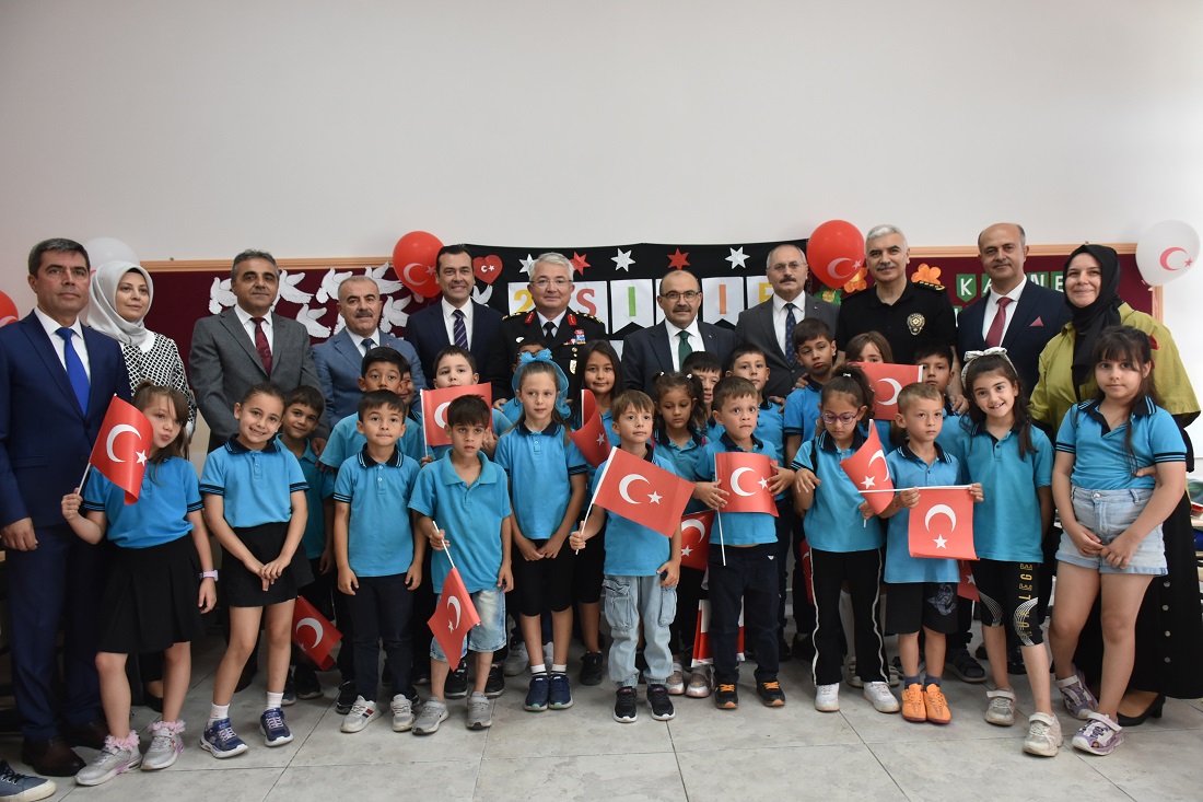 Balıkesir’de 198 Bin 512 Öğrenci Karne Aldı