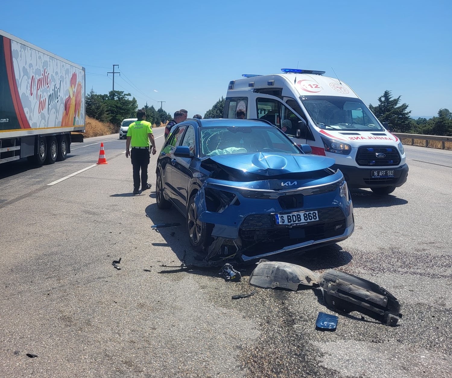  Karacabey’de, İki Otomobilin Çarpıştığı Kazada 5 Kişi Yaralandı