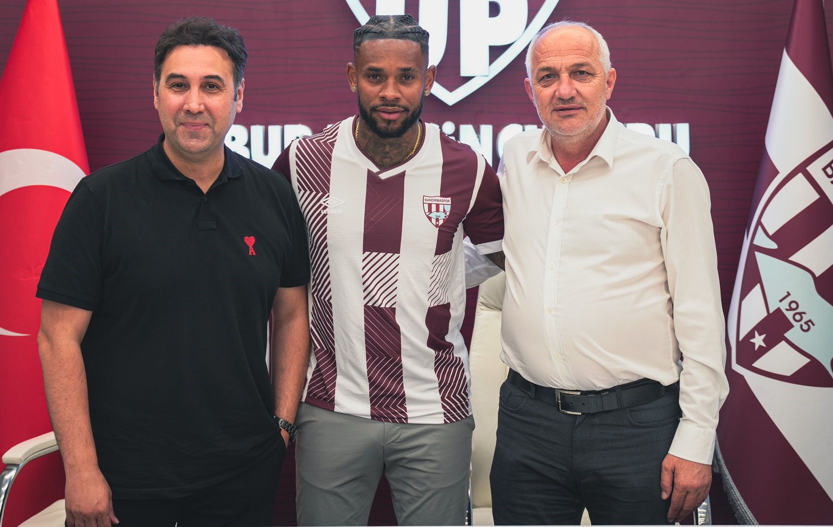 Bandırmaspor, Leandro Bacuna’yı Kadrosuna Kattı