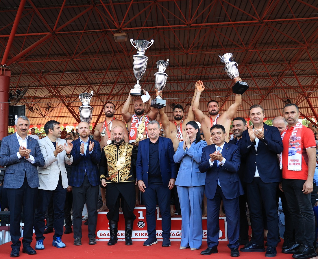 664. Tarihi Kırkpınar Yağlı Güreşleri’nin Başpehlivanı Orhan Okulu, Altın Kemeri Kuşandı