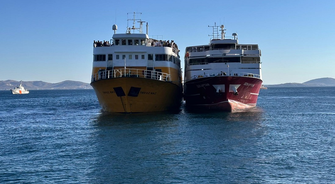 Marmara Adası Açıklarında Feribot Yangını