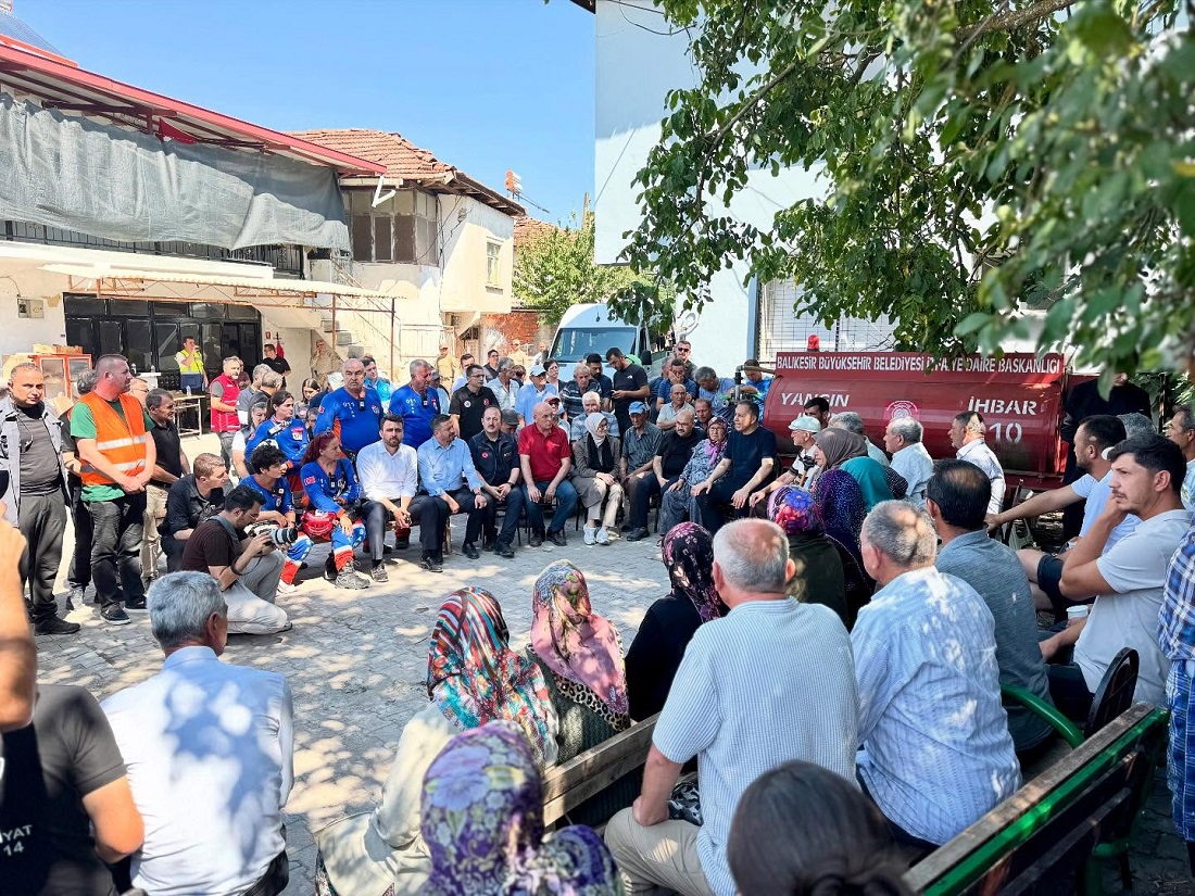 Milletvekili Öztaylan Sındırgı’da Depremzedelerle Bir Araya Geldi