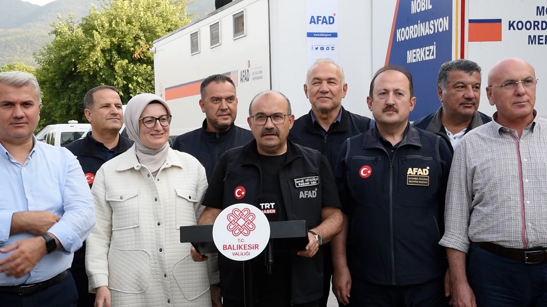 Balıkesir Valisi Ustaoğlu , AFAD Başkanı Pehlivan  Sındırgı Depremi Açıklaması