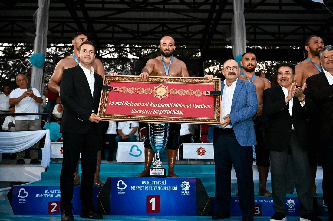 Geleneksel Kurtdereli Mehmet Pehlivan Yağlı Güreşleri’nin Başpehlivanı Orhan Okulu