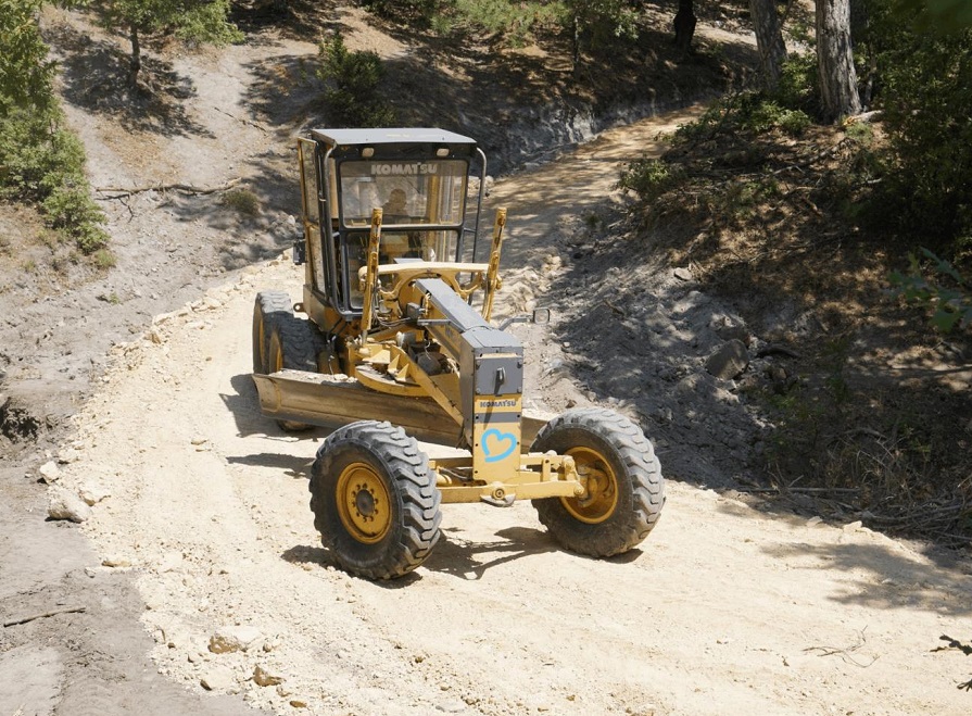 Büyükşehir’den Çiftçiye Yol Desteği