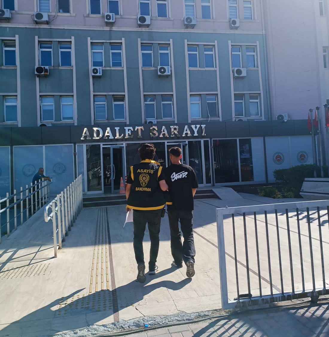 Balıkesir’de aranan 28 zanlı yakalandı