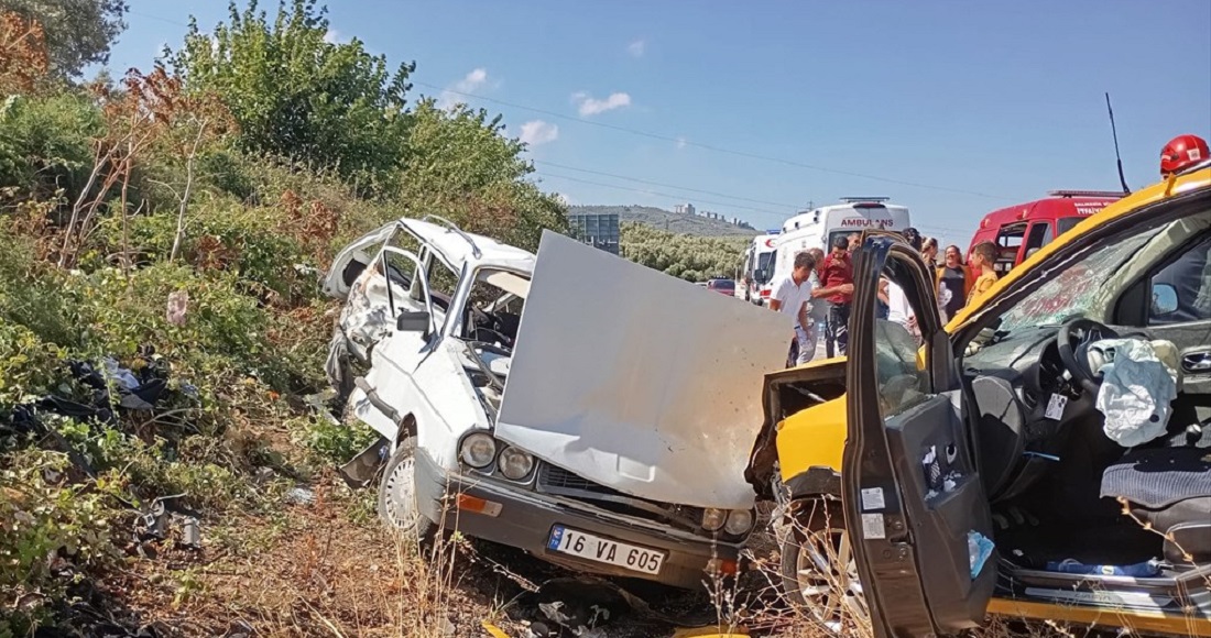 Bandırma-Erdek kara yolunda meydana gelen kazada 4 kişi yaralandı