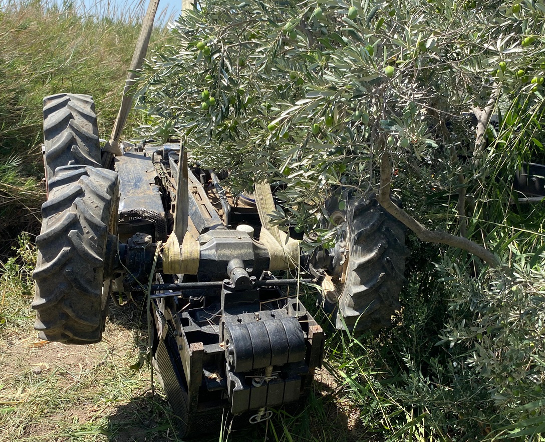 Devrilen Traktörün Altında Kalan Sürücü Öldü