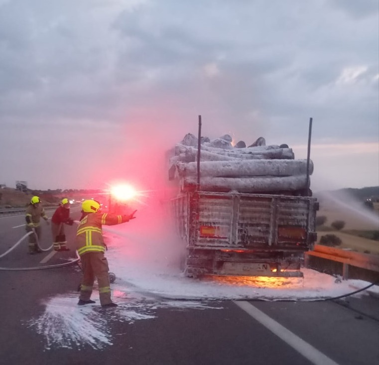 Seyir Halindeki Kamyonda Yangın Çıktı