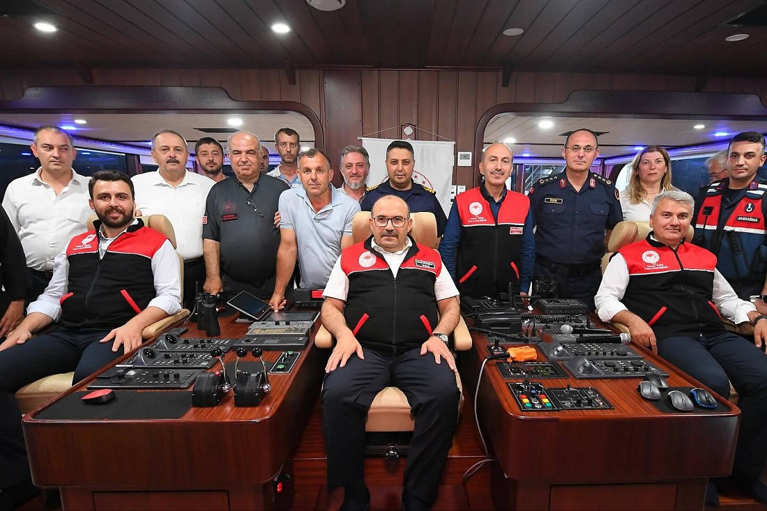 Vali İsmail Ustaoğlu Erdek’te Su Ürünleri Av Sezonunu Açtı