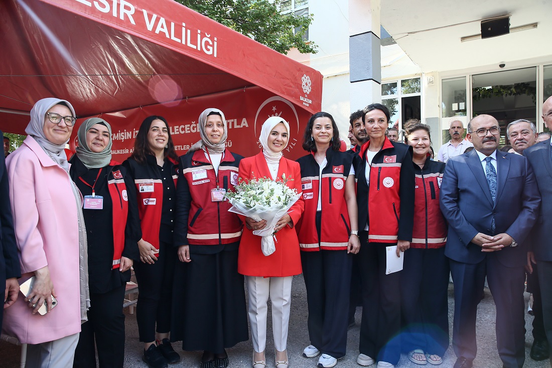 Aile ve Sosyal Hizmetler Bakanı Göktaş, Balıkesir’de Ziyaretlerde Bulundu