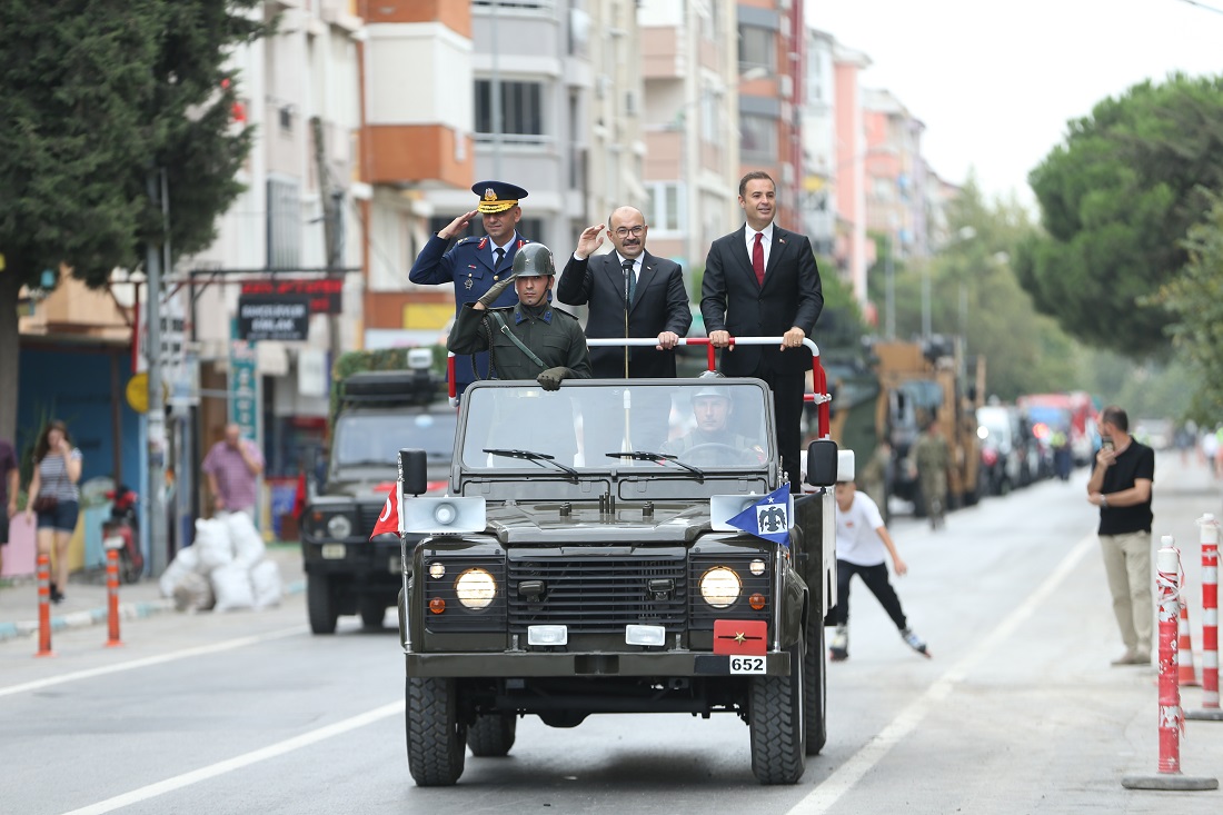 Balıkesir’in Kurtuluş Yıl dönümü Geleneksel “Tülütabaklar” Gösterisiyle Kutlandı