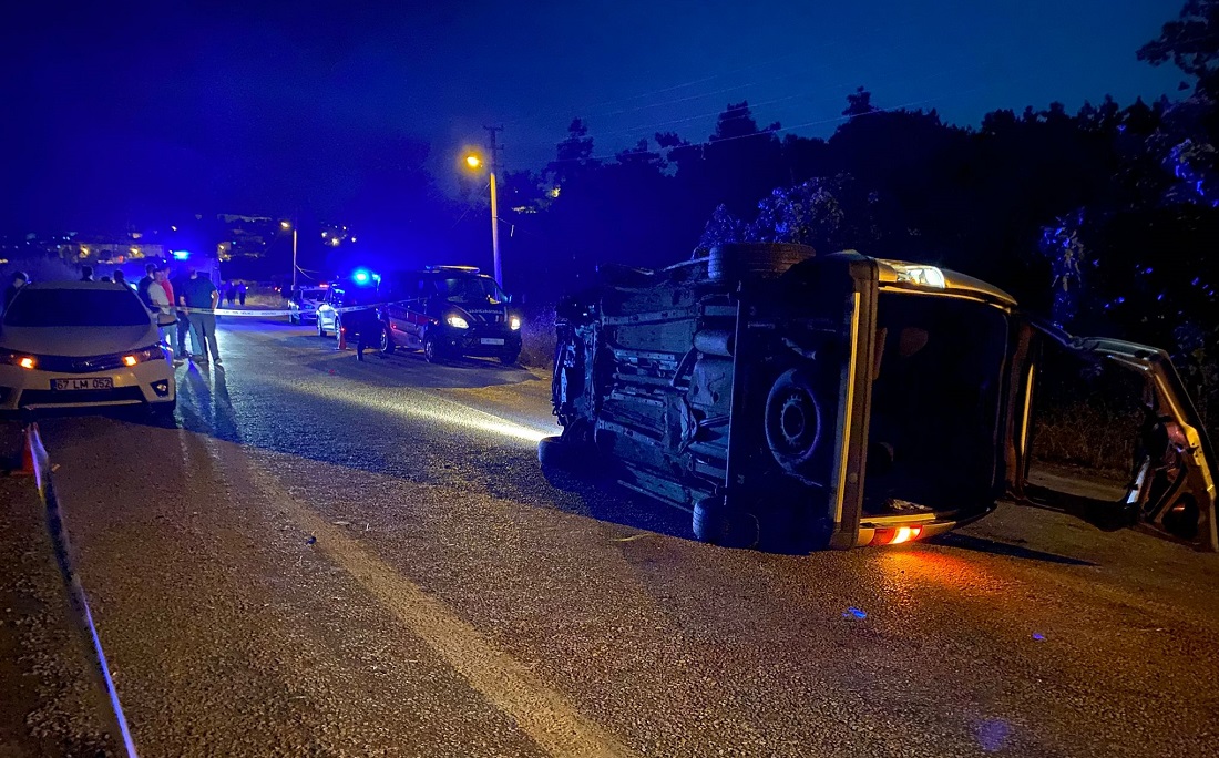 Manyas’ta Elektrik Direğine Çarpan Otomobildeki Uzman Çavuş Öldü