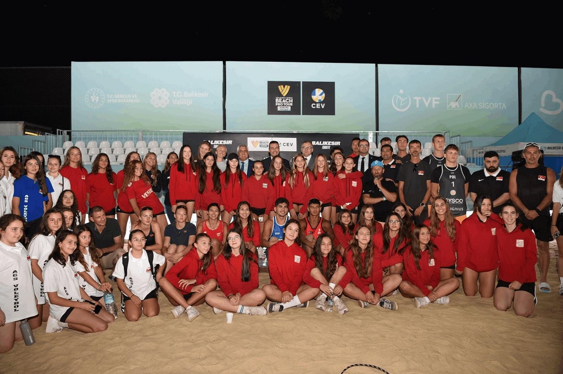 Sarmısaklı ‘da Plaj Voleybolu  Buluşması