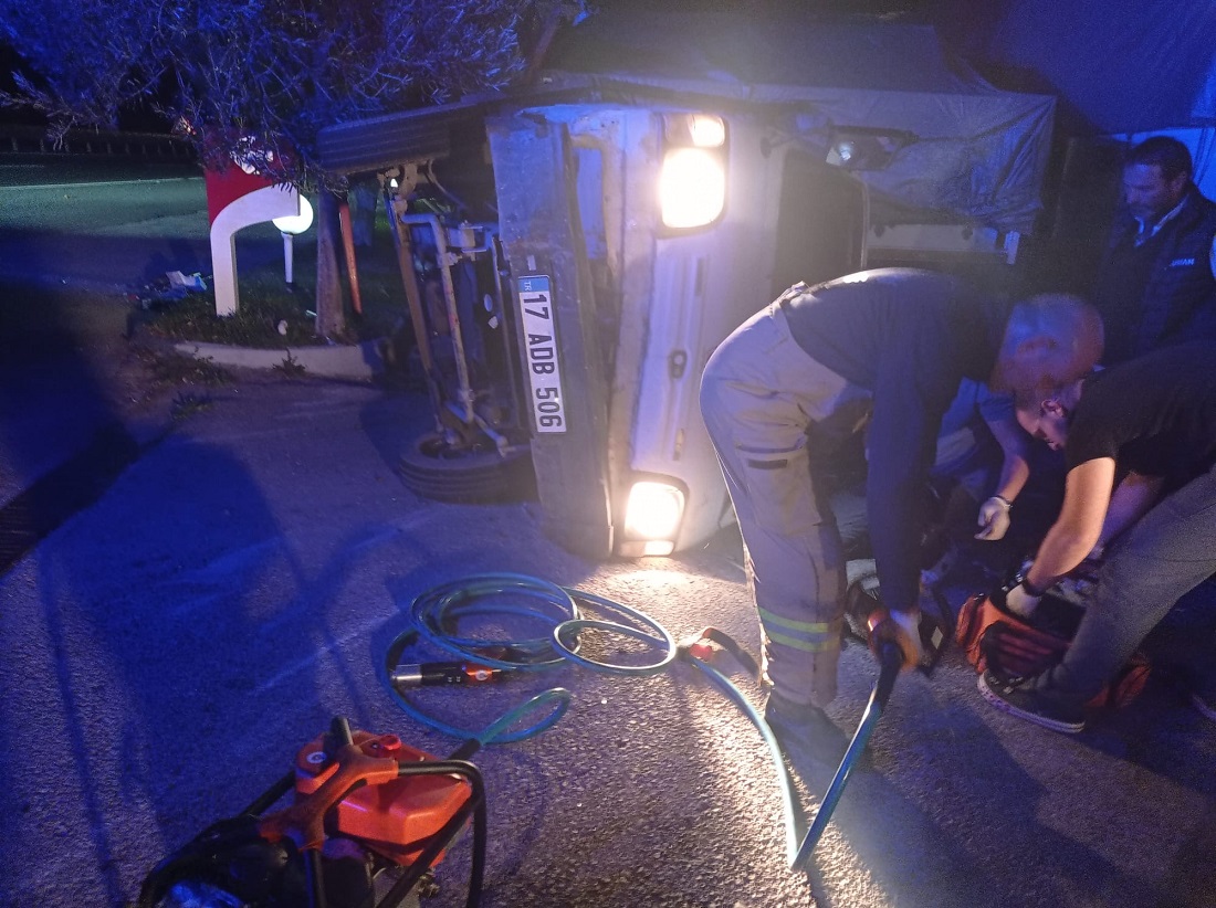 Edremit’te Kamyon ile Kamyonetin Çarpıştığı Kazada 1 Kişi Öldü, 1 Kişi Yaralandı