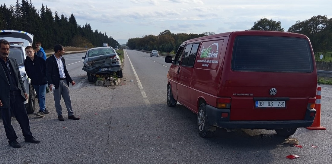Karacabey’deki Trafik Kazasında 2 Kişi Yaralandı