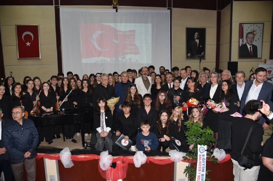 Balıkesir’de Sanatın Kalbi “Kim Var?” Etkinliği ile Attı