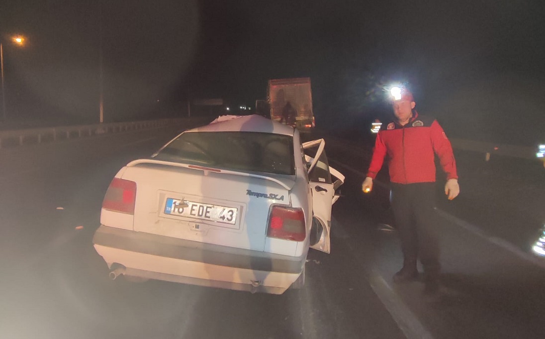 Susurluk’ta Tıra Çarpan Otomobilin Sürücüsü Öldü