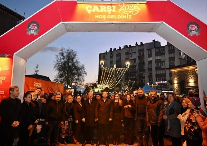 Cumhuriyet Meydanı Yeni Yıl Çarşısı 2026’ya Merhaba Dedi!