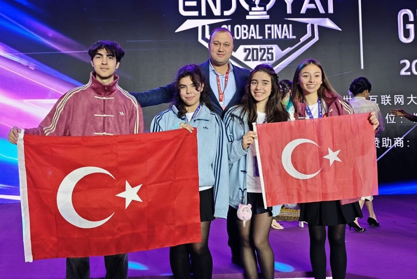 Balıkesir İl Millî Eğitim Müdürlüğü Robotik Takımı Çin’de Düzenlenen ENJOY AI Yarışmasından Gümüş Madalya ile Döndü