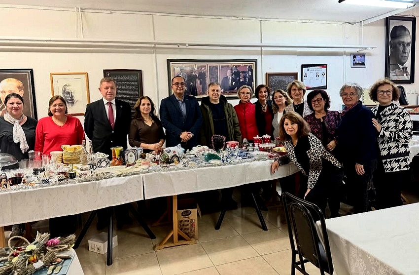 Atatürkçü Düşünce Derneği Bandırma Şubesi’nden Öğrencilere Destek Kermesi