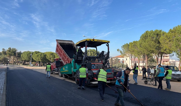 Balıkesir Büyükşehir Kış Şartlarına Rağmen Rekor Asfaltlama