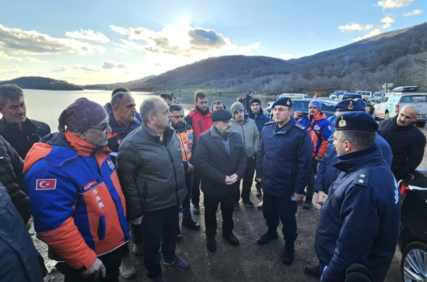 Vali Ustaoğlu Erdek’te Kaybolan Vatandaş İçin Yürütülen Arama Çalışmalarını İnceledi