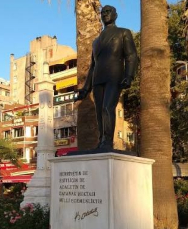 Şehitlerimizi Saygıyla Anıyoruz /Sebahattin Pravadılı