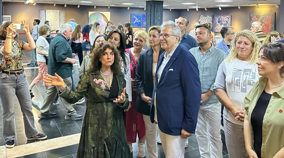 Ünlü Sanatçı Tülin Onat’ın “Tutku” Resim Sergisi Açıldı