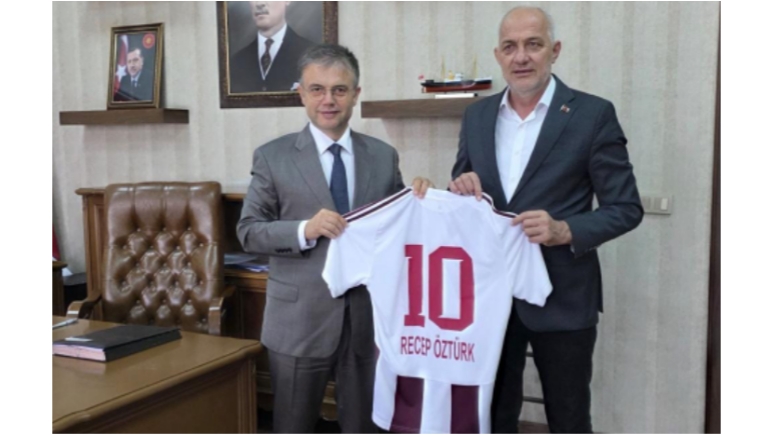 Sahadan Makama : İki Futbolcu Buluşması